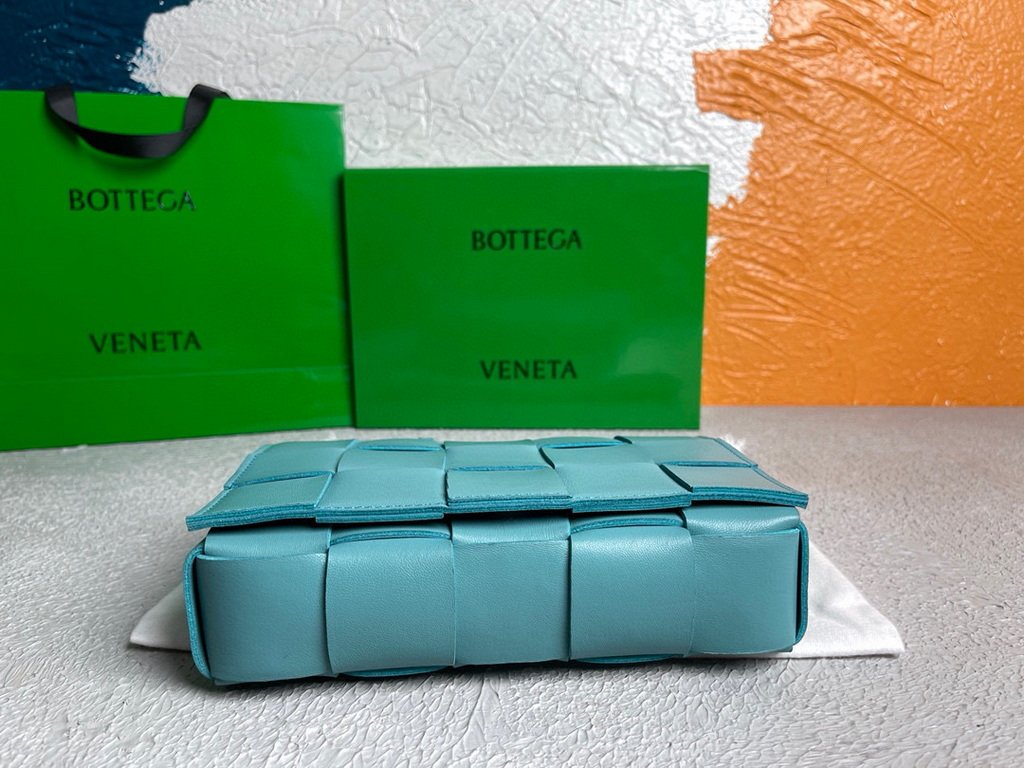 Bottega Veneta BV 578004 Cassette  Cross-body Bag 58890 Light Blue