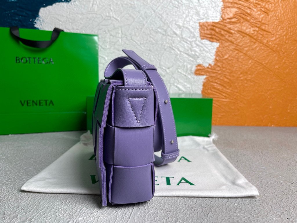 Bottega Veneta BV 578004 Cassette  Cross-body Bag 58890 Purple