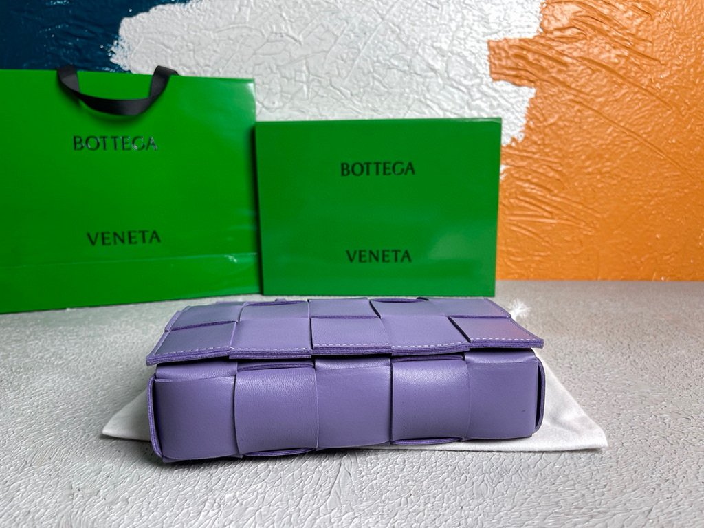 Bottega Veneta BV 578004 Cassette  Cross-body Bag 58890 Purple