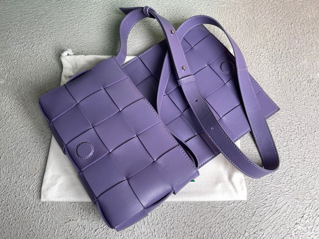 Bottega Veneta BV 578004 Cassette  Cross-body Bag 58890 Purple