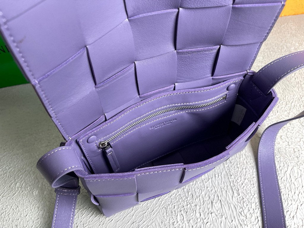 Bottega Veneta BV 578004 Cassette  Cross-body Bag 58890 Purple