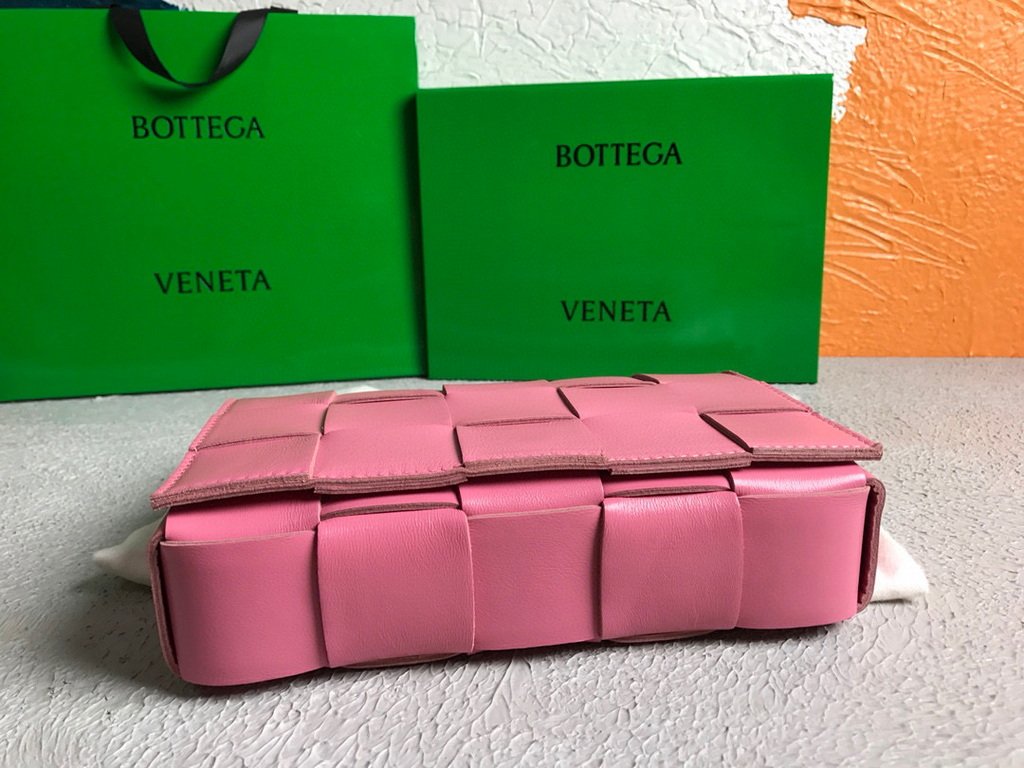 Bottega Veneta BV 578004 Cassette  Cross-body Bag 58890 Rose Red