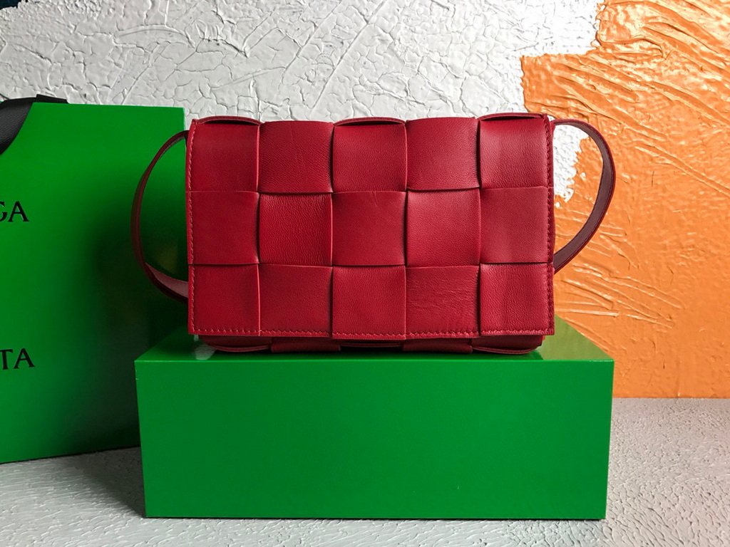 Bottega Veneta BV 578004 Cassette  Cross-body Bag 58890 Red