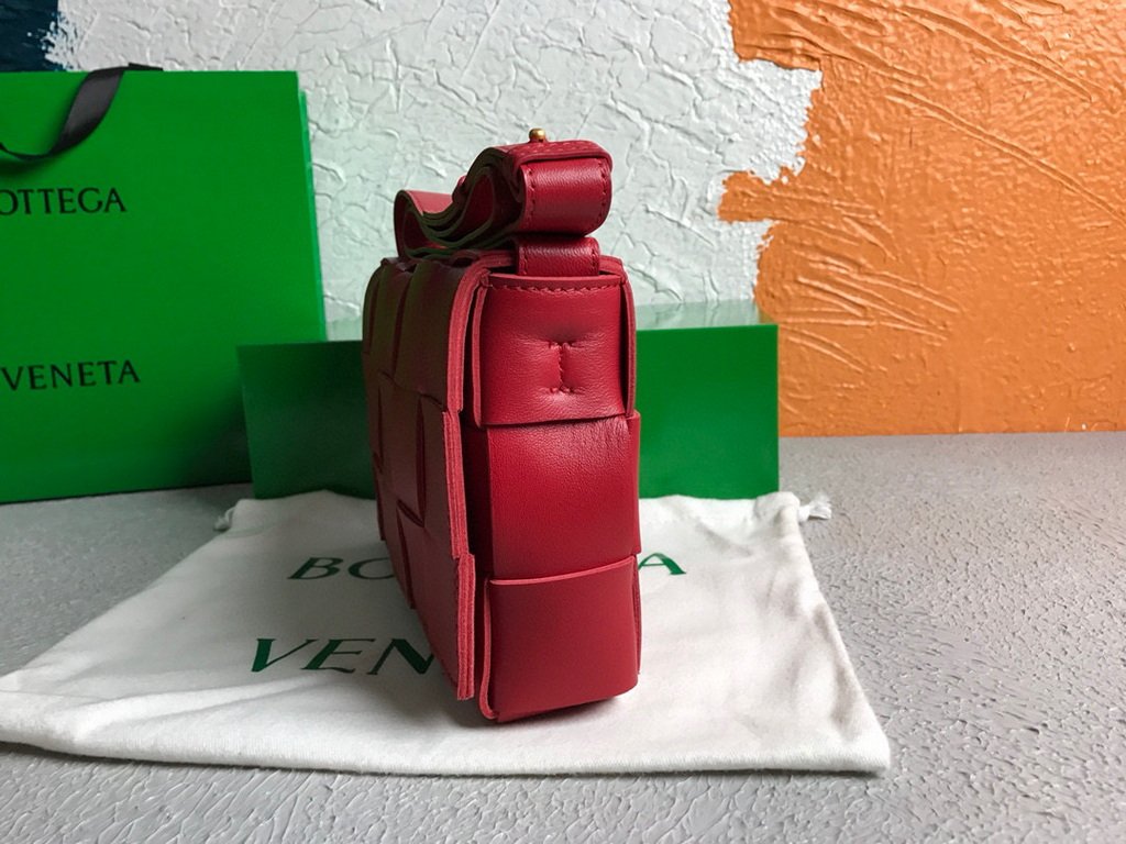 Bottega Veneta BV 578004 Cassette  Cross-body Bag 58890 Red