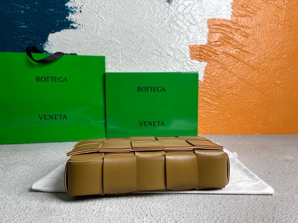 Bottega Veneta BV 578004 Cassette  Cross-body Bag 58890 Acorn