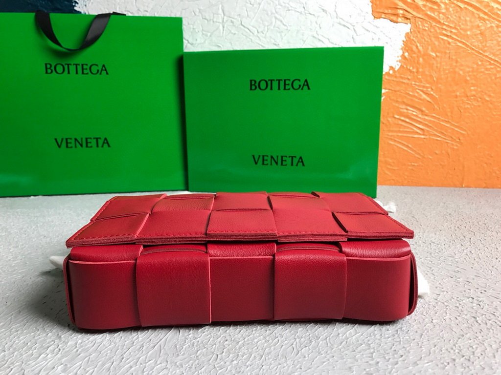 Bottega Veneta BV 578004 Cassette  Cross-body Bag 58890 Red