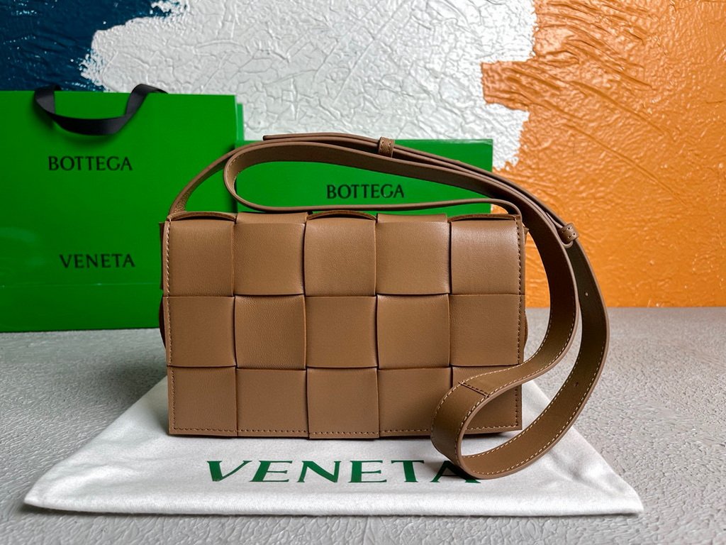 Bottega Veneta BV 578004 Cassette  Cross-body Bag 58890 Tan