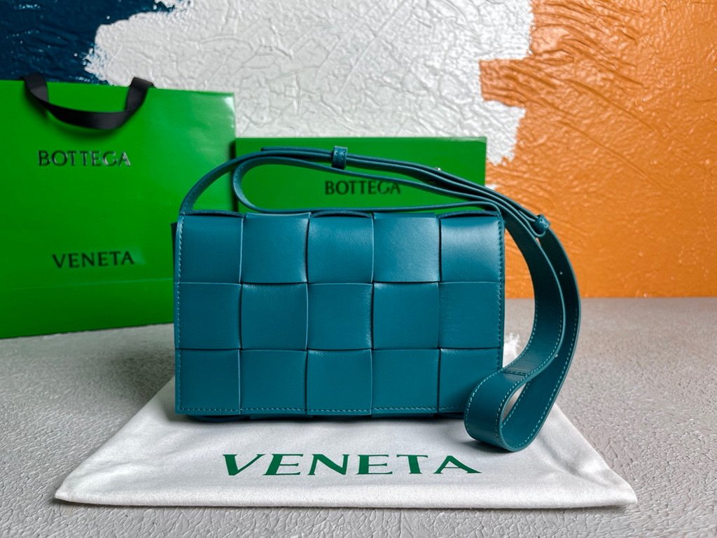 Bottega Veneta BV 578004 Cassette  Cross-body Bag 58890 Dark Blue
