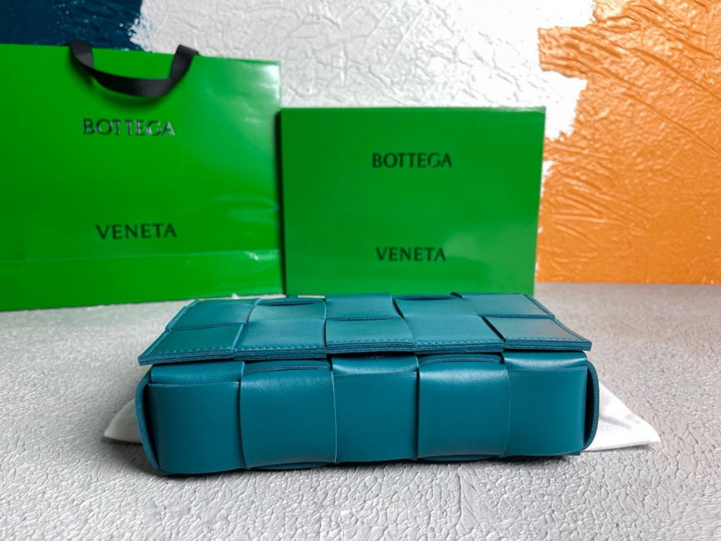 Bottega Veneta BV 578004 Cassette  Cross-body Bag 58890 Dark Blue
