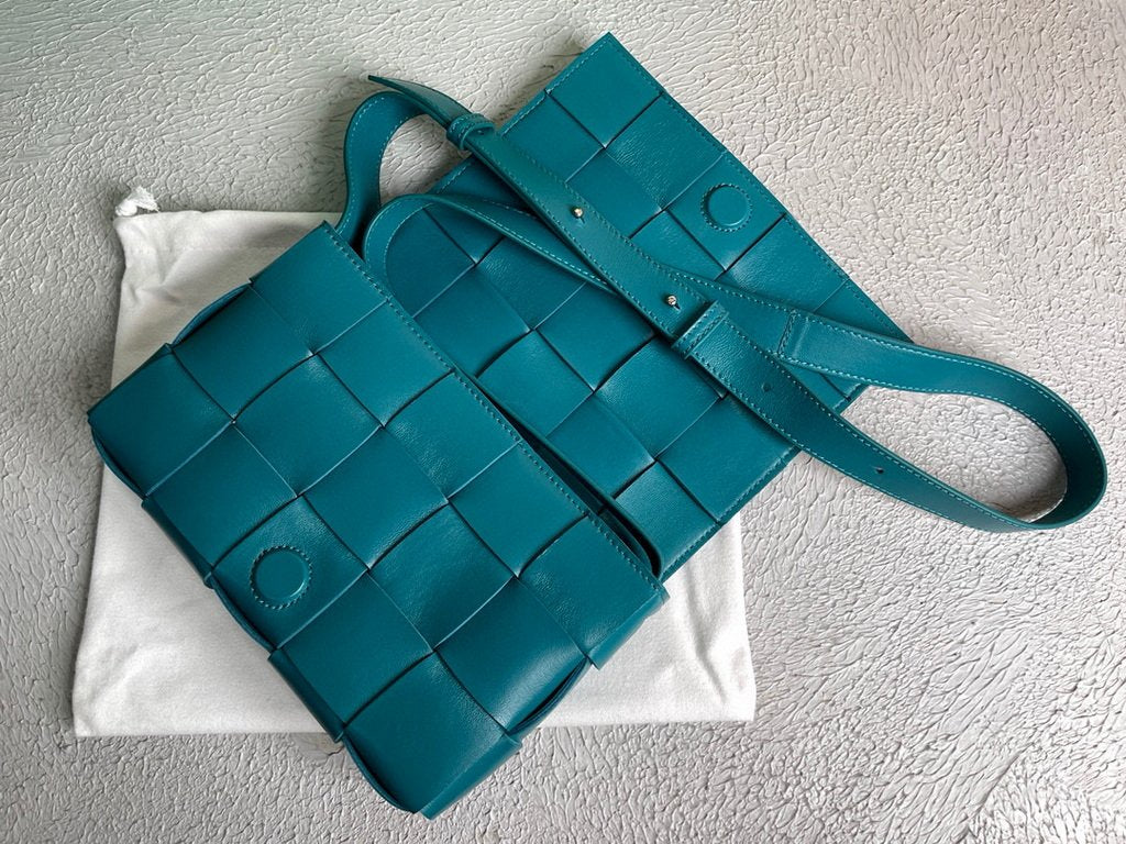 Bottega Veneta BV 578004 Cassette  Cross-body Bag 58890 Dark Blue