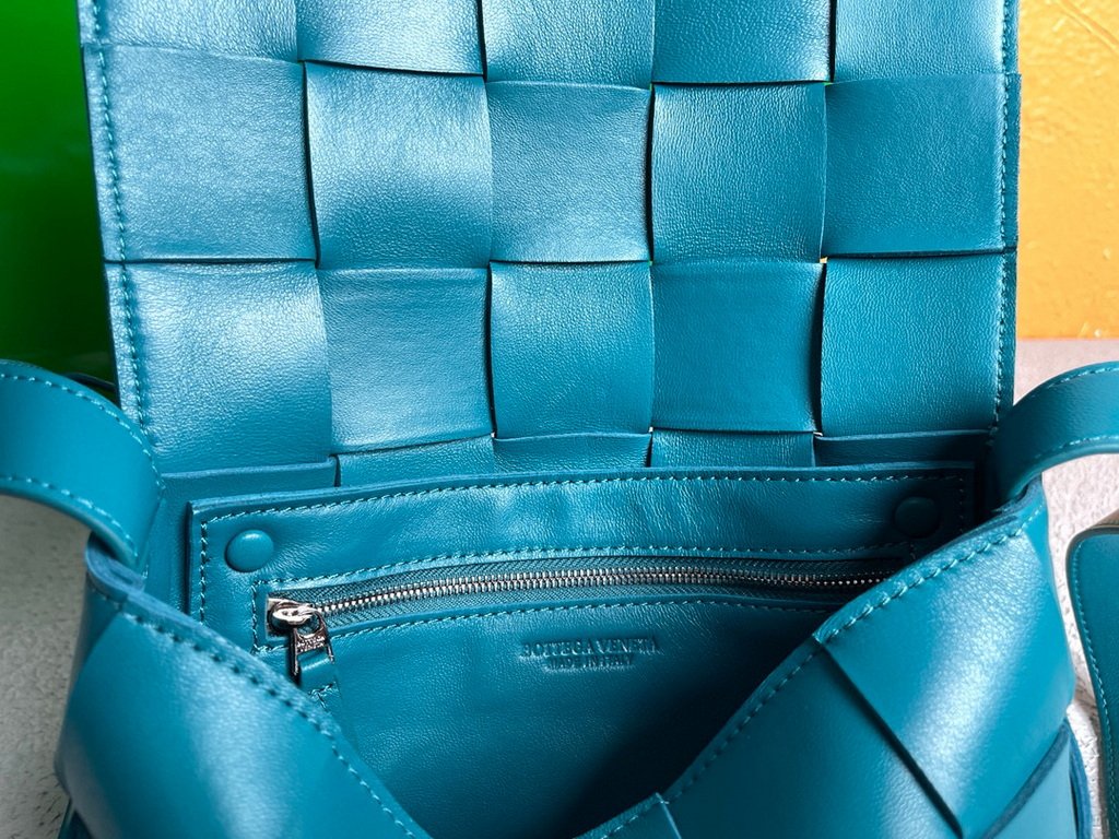 Bottega Veneta BV 578004 Cassette  Cross-body Bag 58890 Dark Blue