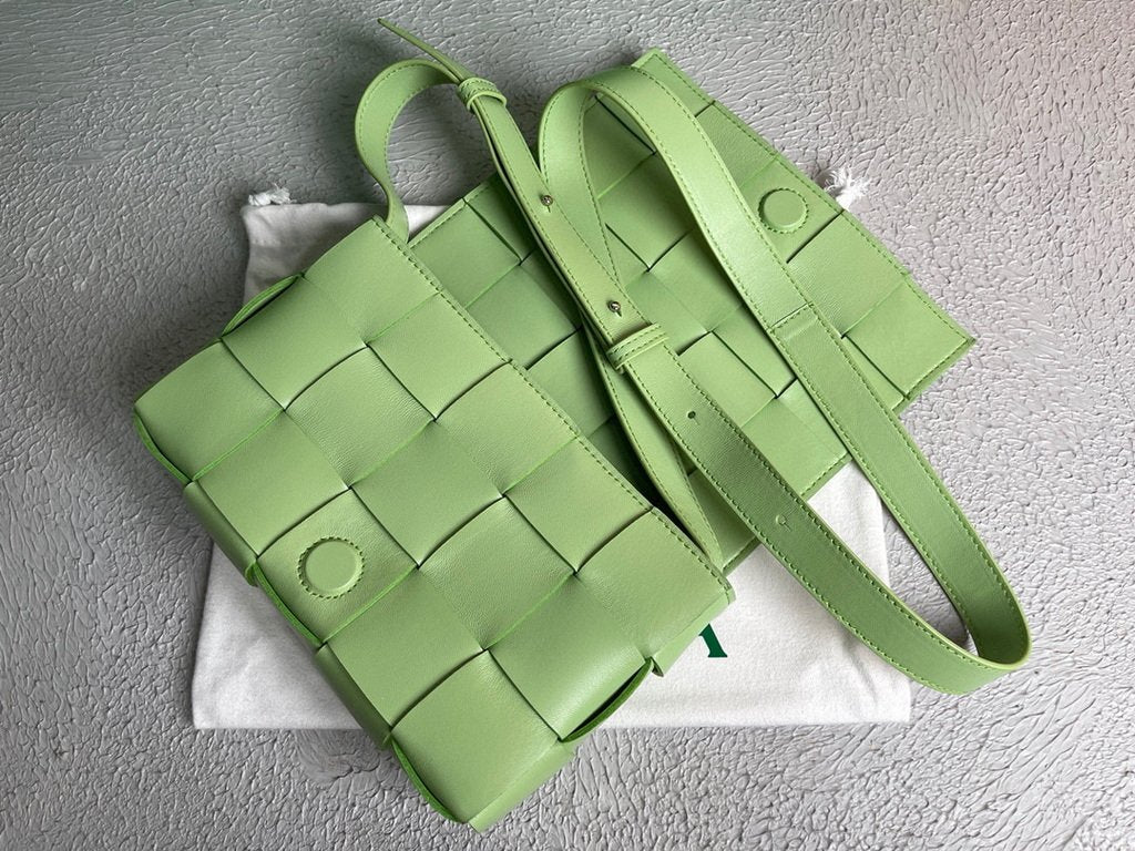 Bottega Veneta BV 578004 Cassette  Cross-body Bag 58890 Light Green