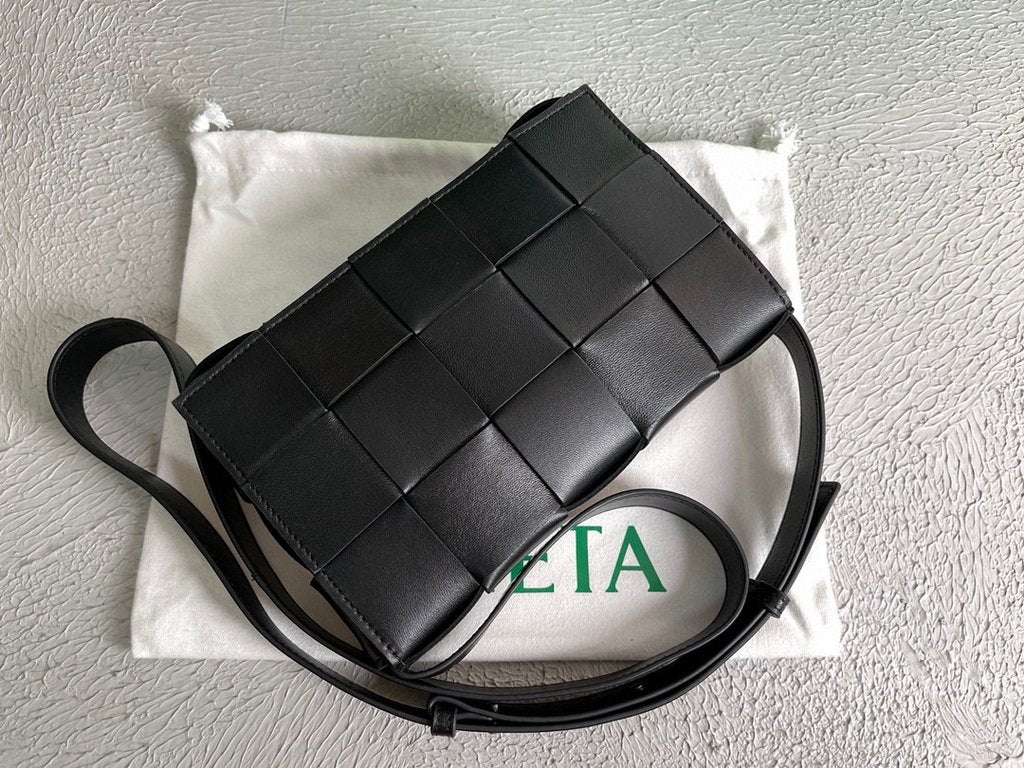 Bottega Veneta BV 578004 Cassette  Cross-body Bag 58890 Black