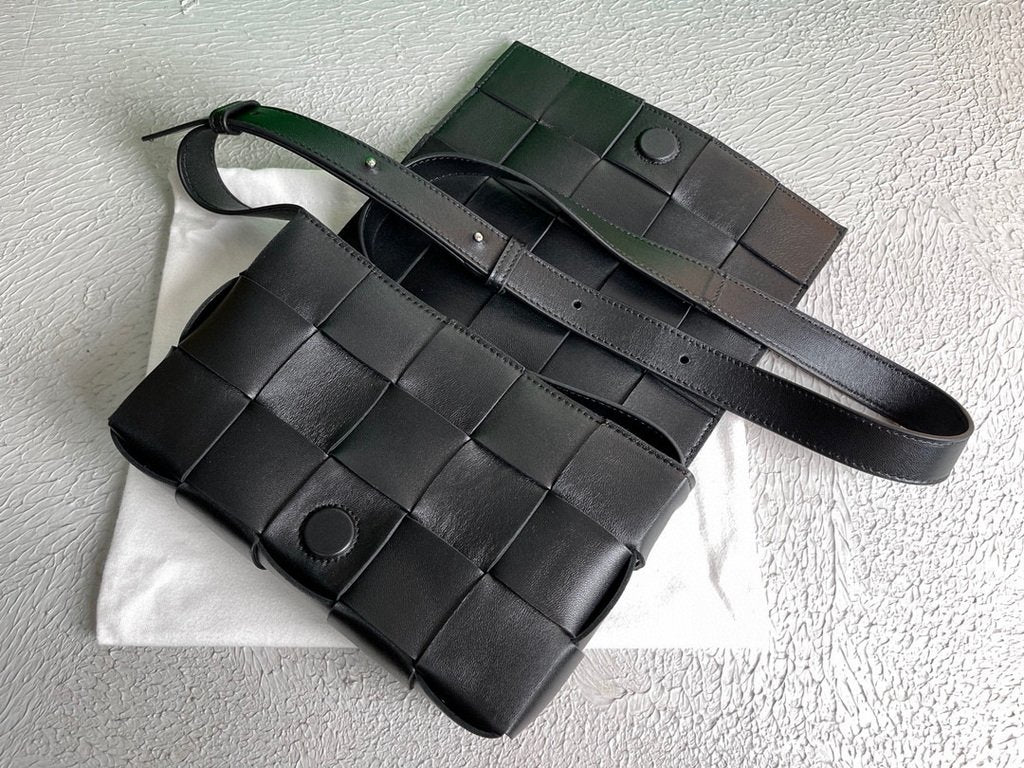 Bottega Veneta BV 578004 Cassette  Cross-body Bag 58890 Black