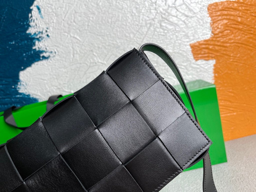 Bottega Veneta BV 578004 Cassette  Cross-body Bag 58890 Black
