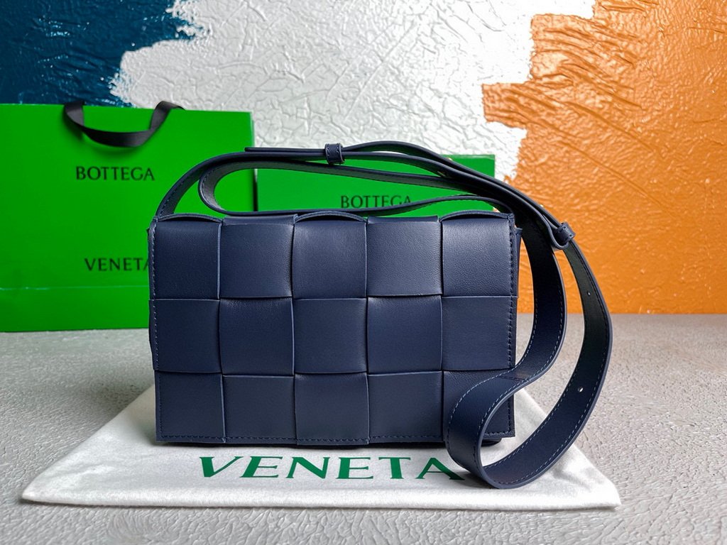 Bottega Veneta BV 578004 Cassette  Cross-body Bag 58890 Navy Blue