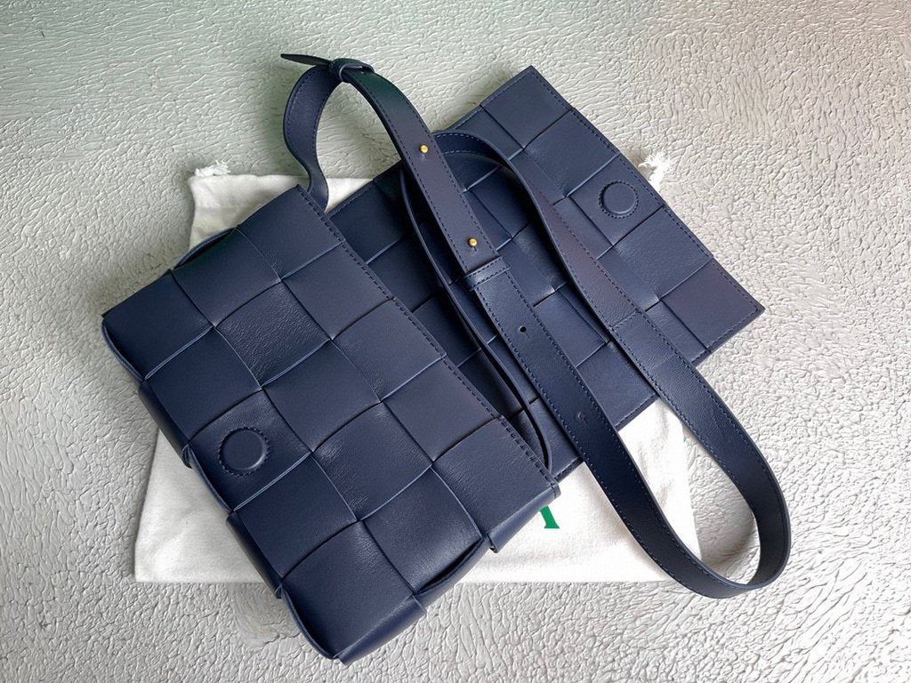 Bottega Veneta BV 578004 Cassette  Cross-body Bag 58890 Navy Blue