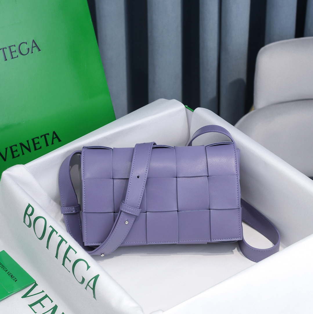 Bottega Veneta BV 578004 Cassette Cross-body bag soft lambskin leather BV89901 - Default Title - View 1