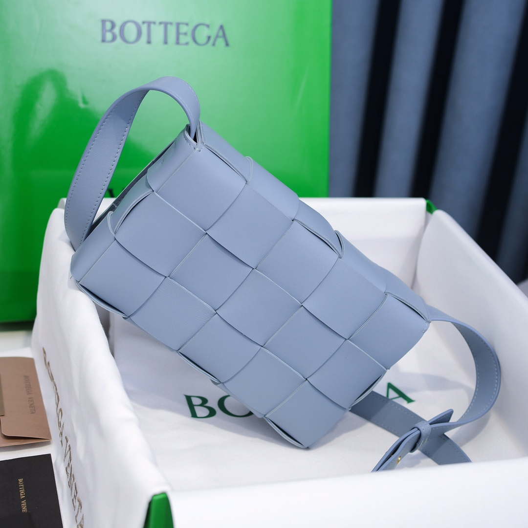 Bottega Veneta BV 578004 Cassette Cross-body bag soft lambskin leather BV89902 - Default Title - View 3