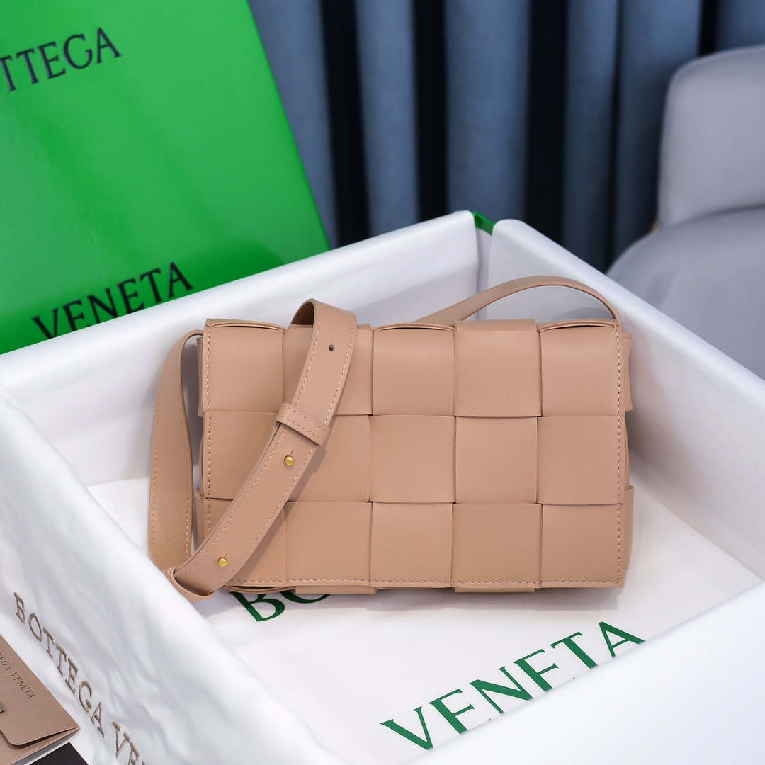Bottega Veneta BV 578004 Cassette Cross-body bag soft lambskin leather BV89903 - Default Title - View 1