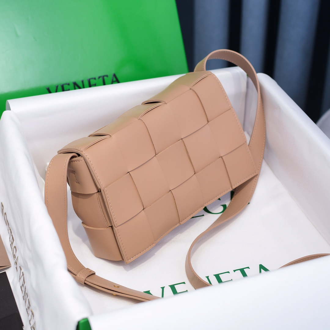 Bottega Veneta BV 578004 Cassette Cross-body bag soft lambskin leather BV89903 - Default Title - View 2