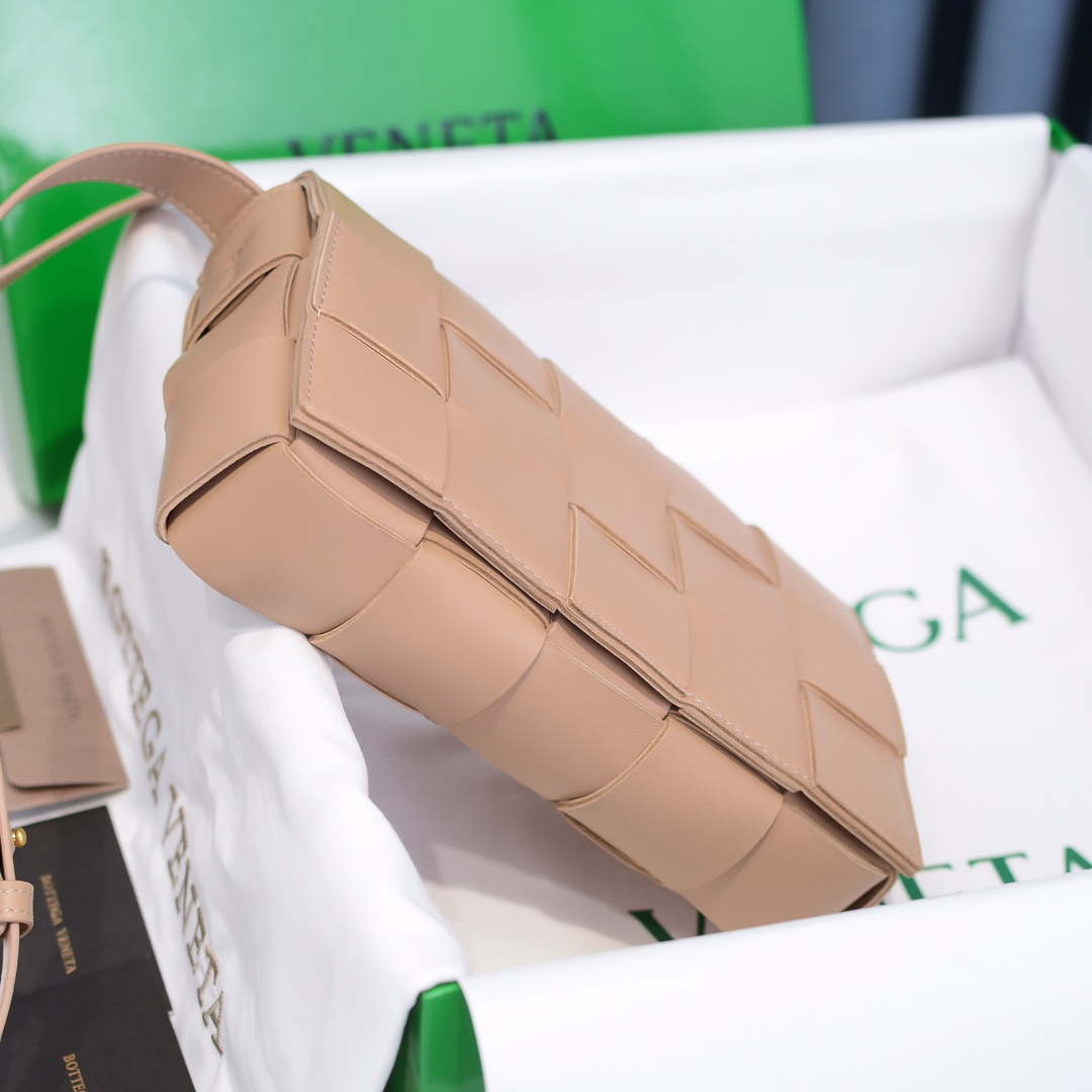 Bottega Veneta BV 578004 Cassette Cross-body bag soft lambskin leather BV89903 - Default Title - View 4