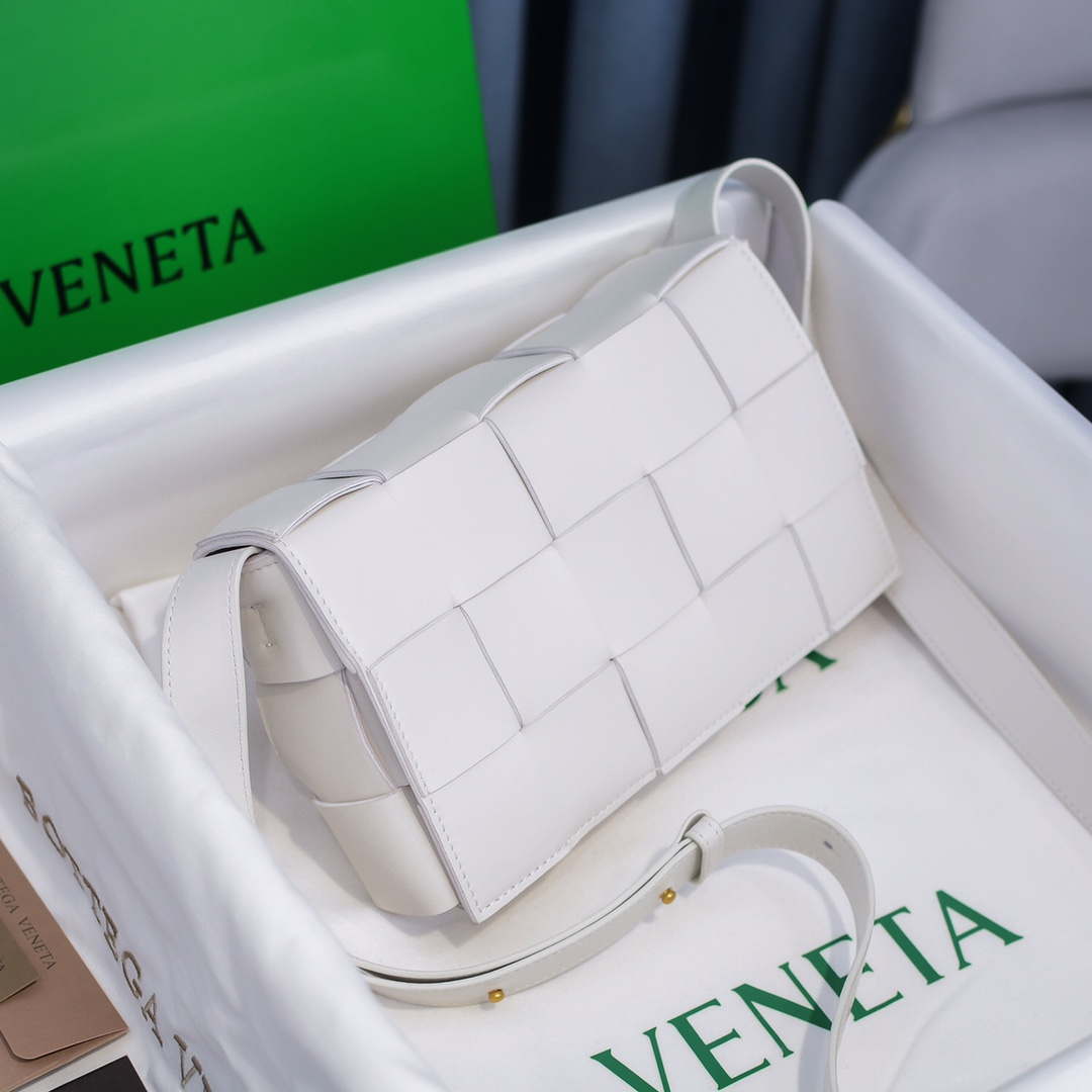 Bottega Veneta BV 578004 Cassette Cross-body bag soft lambskin leather BV89905 - Default Title - View 2