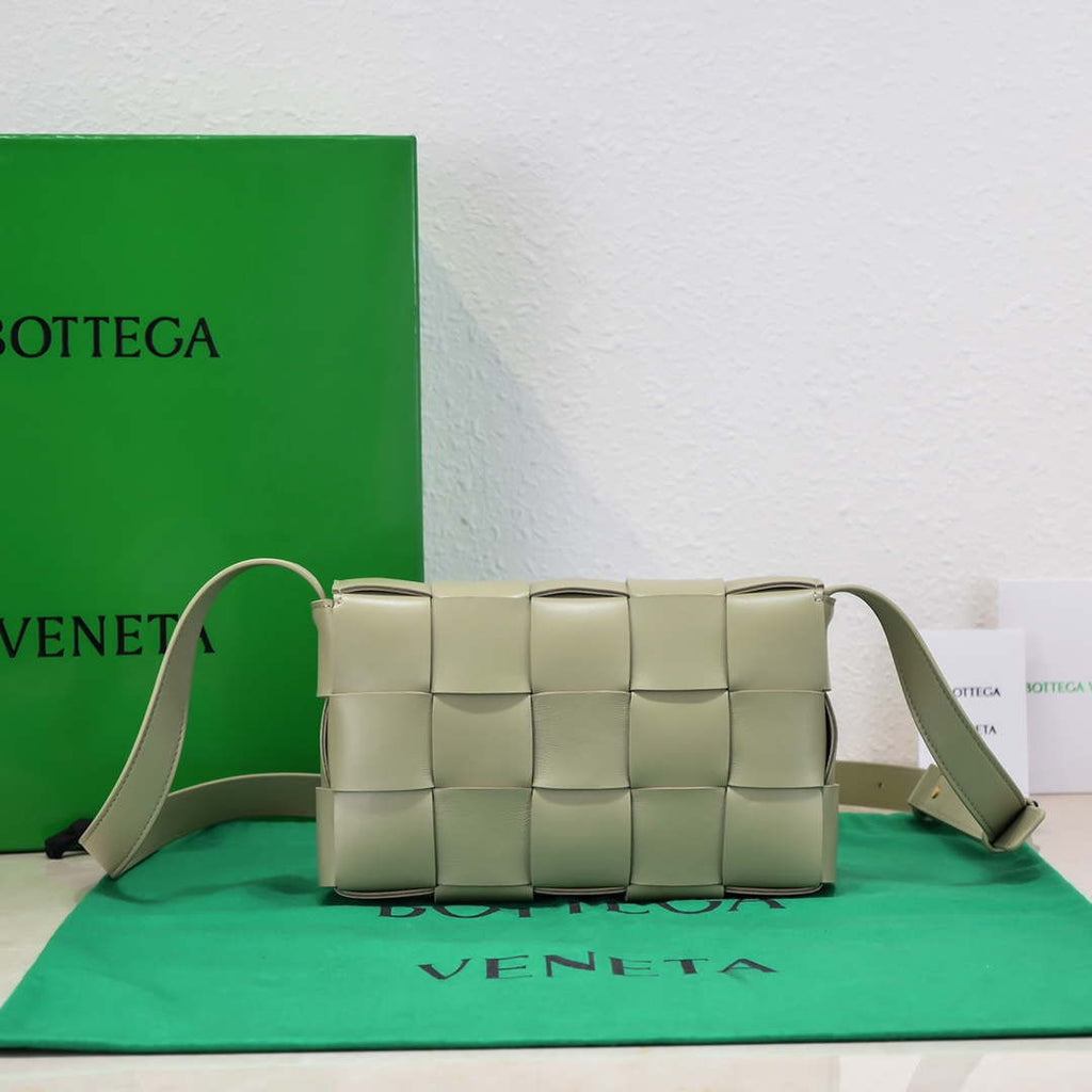 Bottega Veneta BV 578004 Cassette Cross-body bag soft lambskin leather BV89906