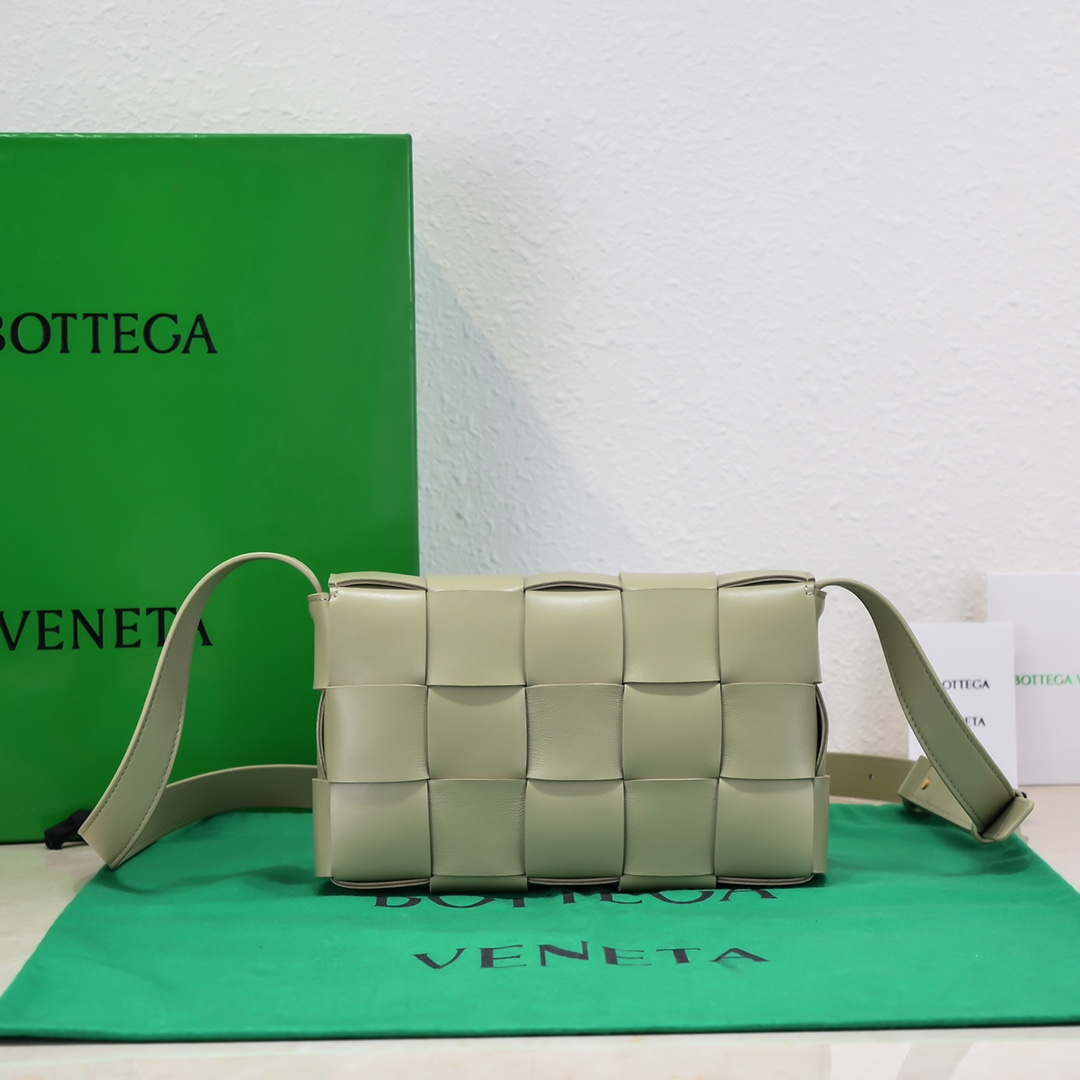 Bottega Veneta BV 578004 Cassette Cross-body bag soft lambskin leather BV89906