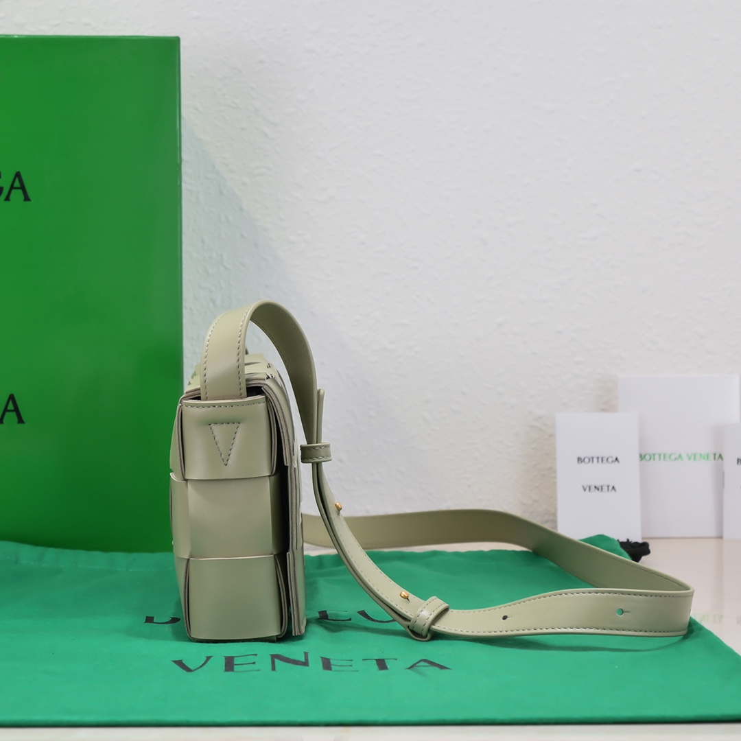 Bottega Veneta BV 578004 Cassette Cross-body bag soft lambskin leather BV89906 - Default Title - View 3