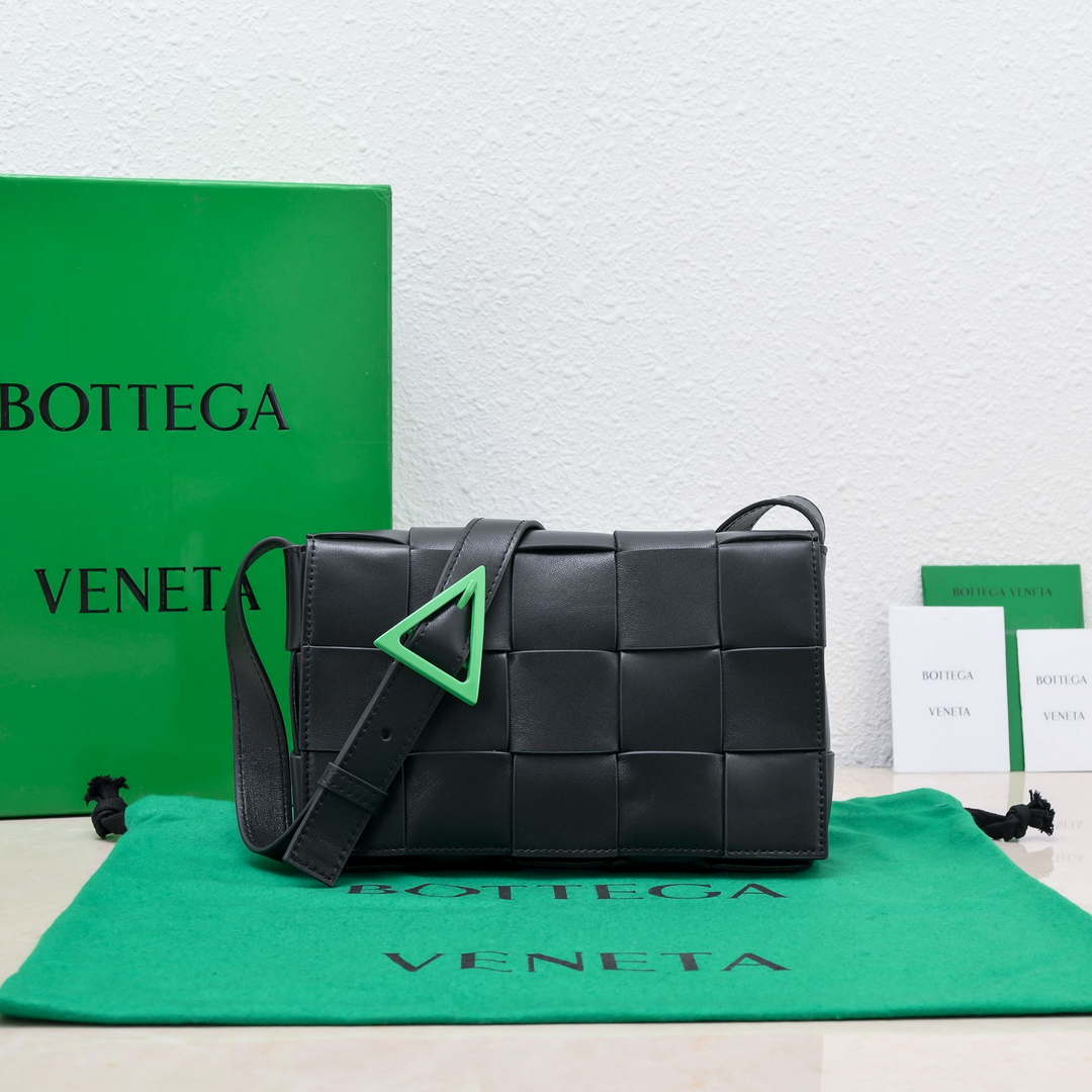 Bottega Veneta BV 578004 Cassette Cross-body bag soft lambskin leather BV89907 - Default Title - View 1