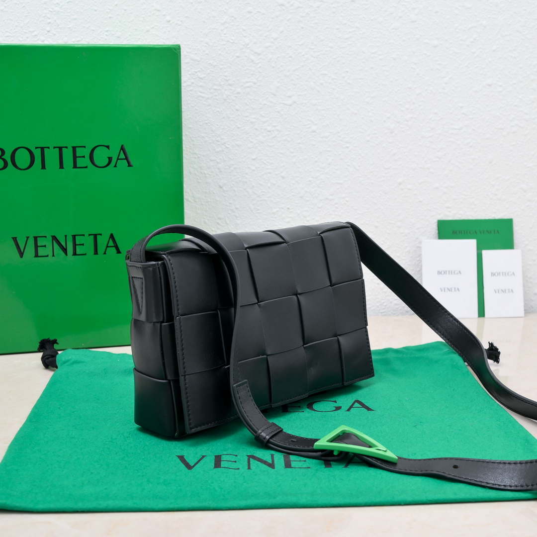 Bottega Veneta BV 578004 Cassette Cross-body bag soft lambskin leather BV89907 - Default Title - View 3