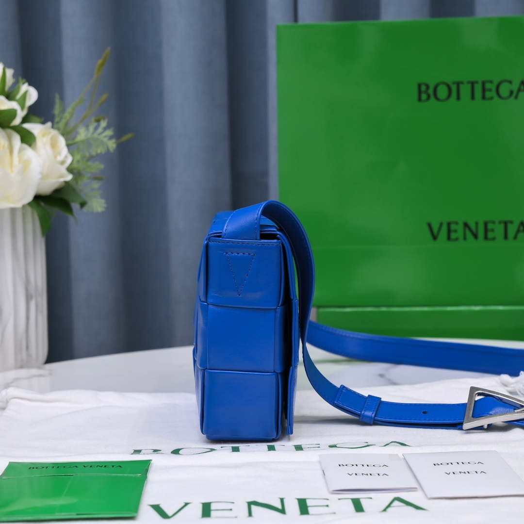 Bottega Veneta BV 578004 Cassette Cross-body bag soft lambskin leather BV89908 - Default Title - View 5