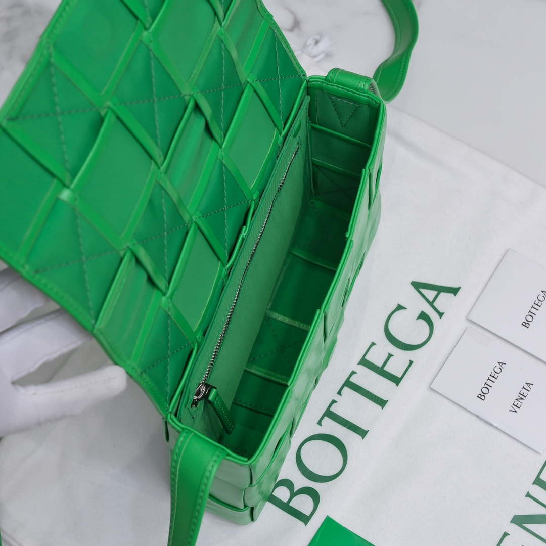 Bottega Veneta BV 578004 Cassette Cross-body bag soft lambskin leather BV89909 - Default Title - View 6
