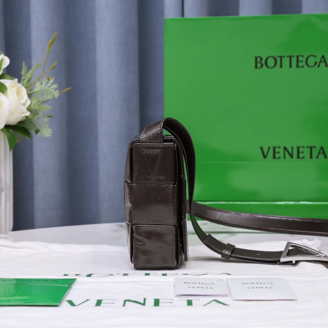 Bottega Veneta BV 578004 Cassette Cross-body bag soft lambskin leather BV89910 - Default Title - View 5