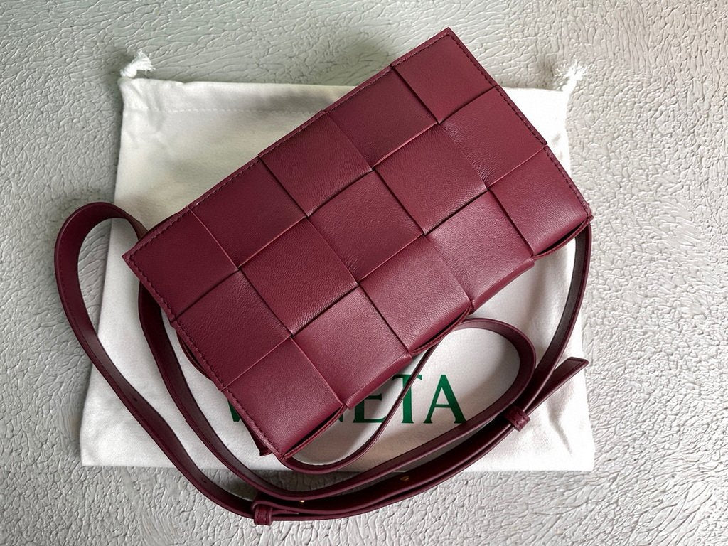 Bottega Veneta BV 578004 Cassette  Cross-body Bag 58890 Wine Red