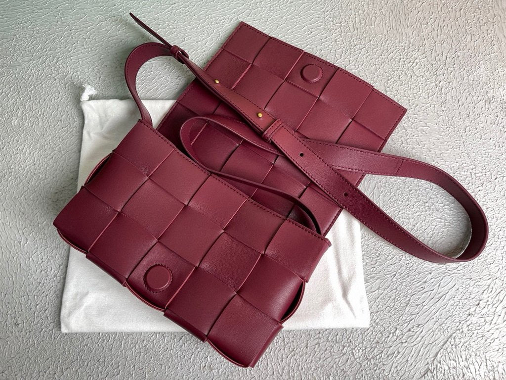 Bottega Veneta BV 578004 Cassette  Cross-body Bag 58890 Wine Red