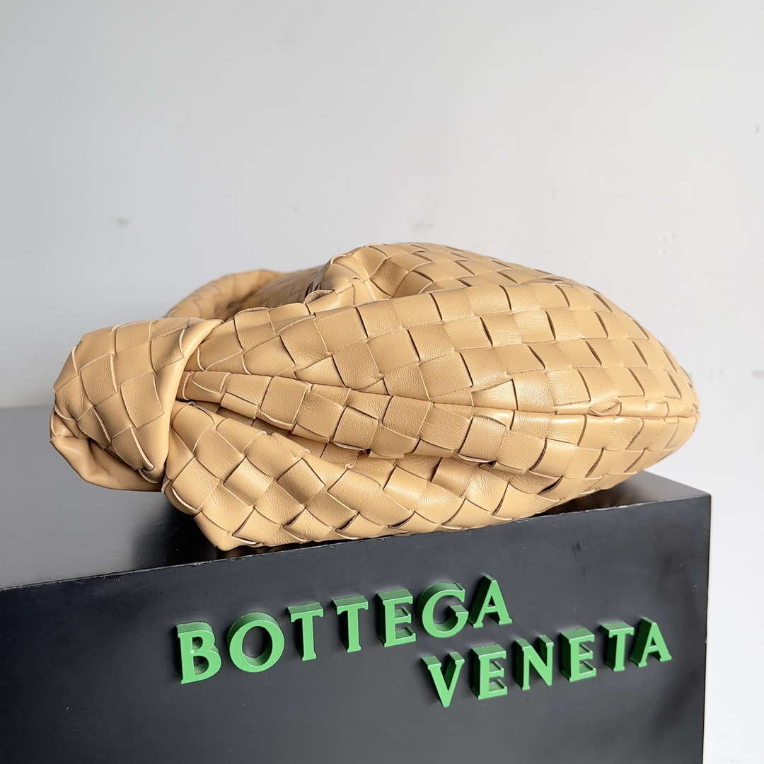 Bottega Veneta BV 600263 Medium Jodie Bag Apricot