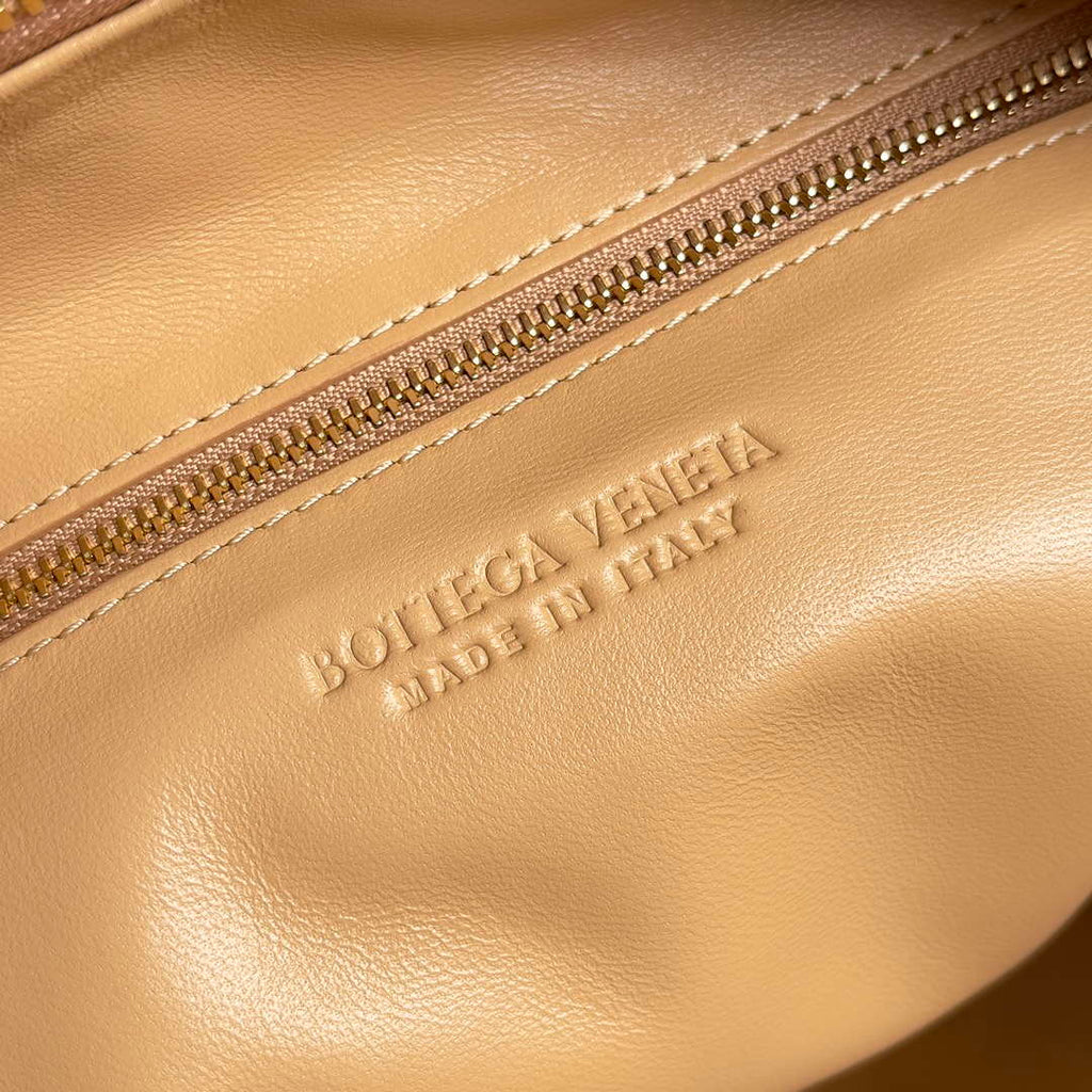Bottega Veneta BV 600263 Medium Jodie Bag Apricot