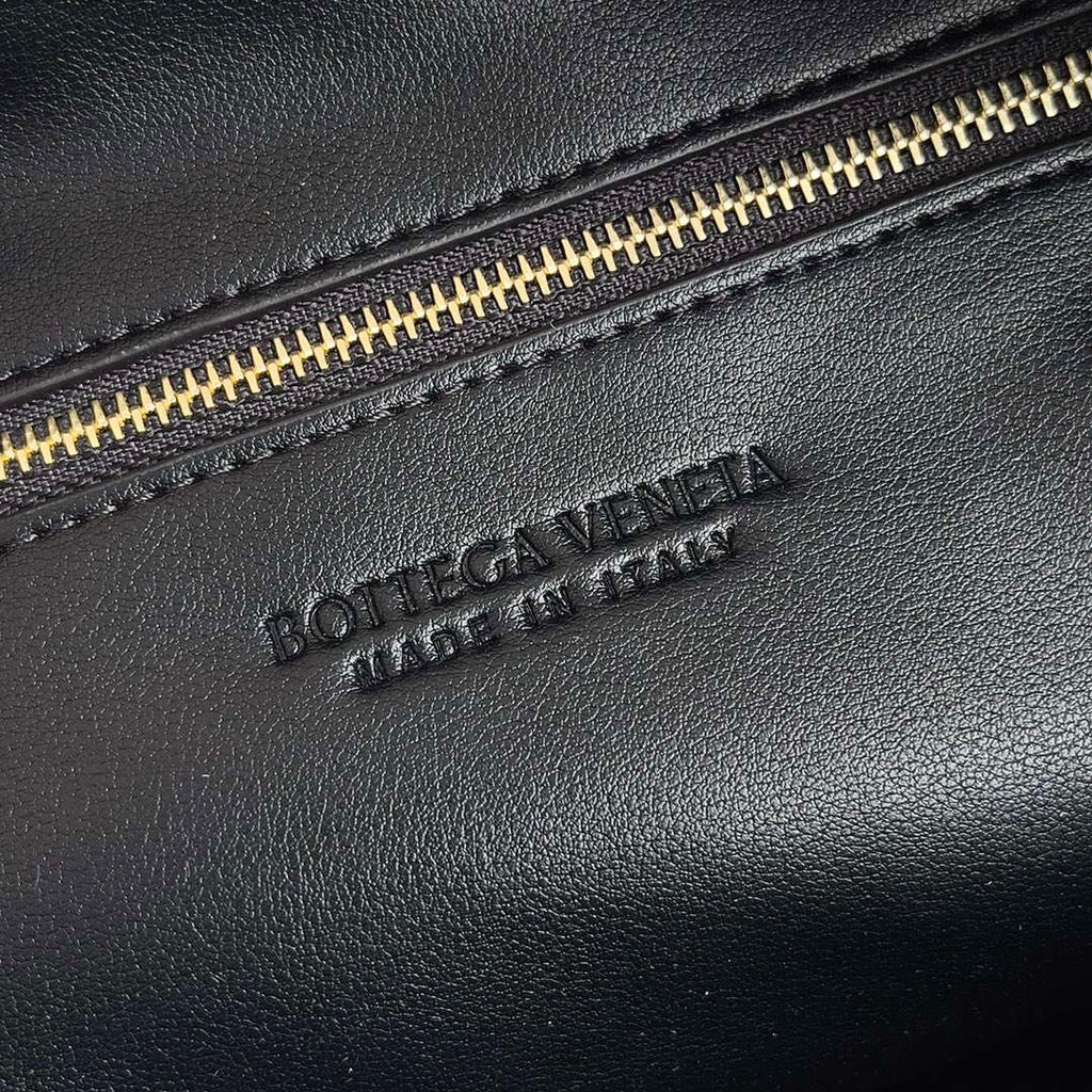 Bottega Veneta BV 600263 Medium Jodie Bag Black