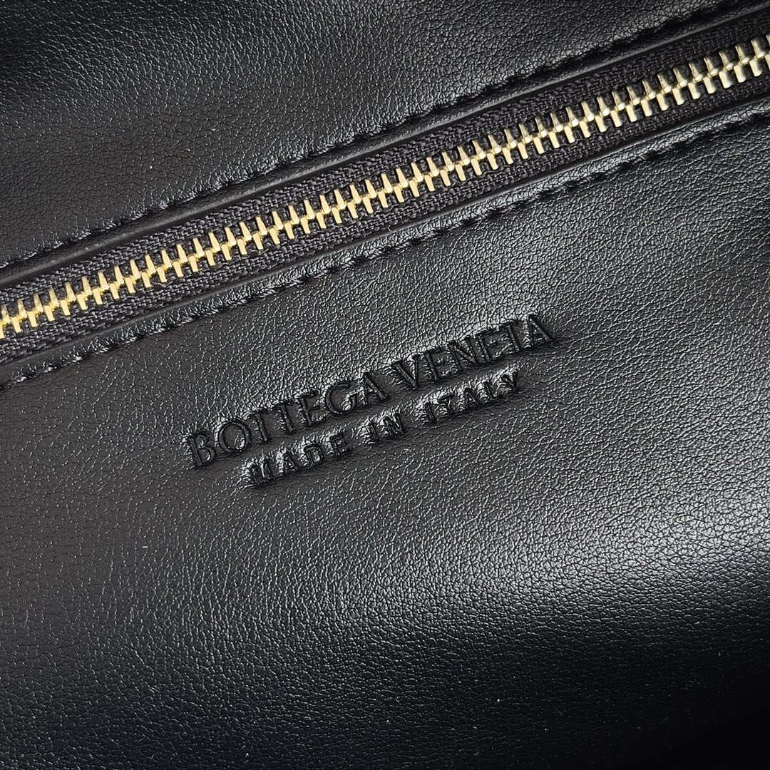 Bottega Veneta BV 600263 Medium Jodie Bag Black