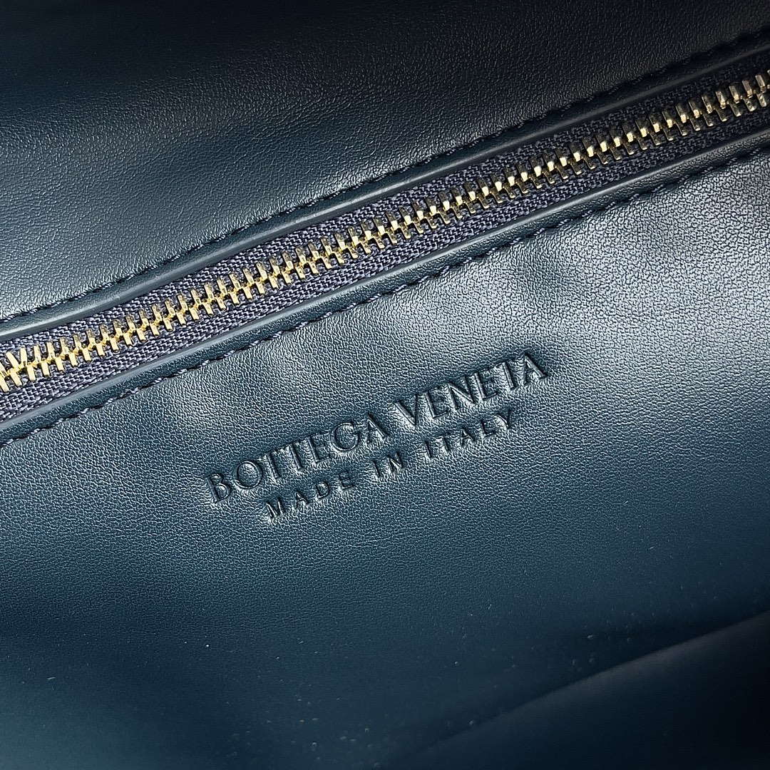 Bottega Veneta BV 600263 Medium Jodie Bag Navy Blue - Default Title - View 7