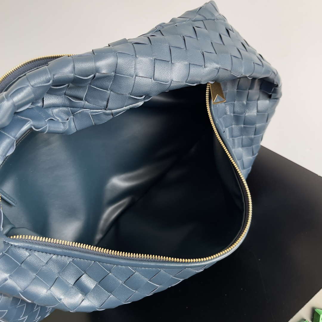 Bottega Veneta BV 600263 Medium Jodie Bag Navy Blue