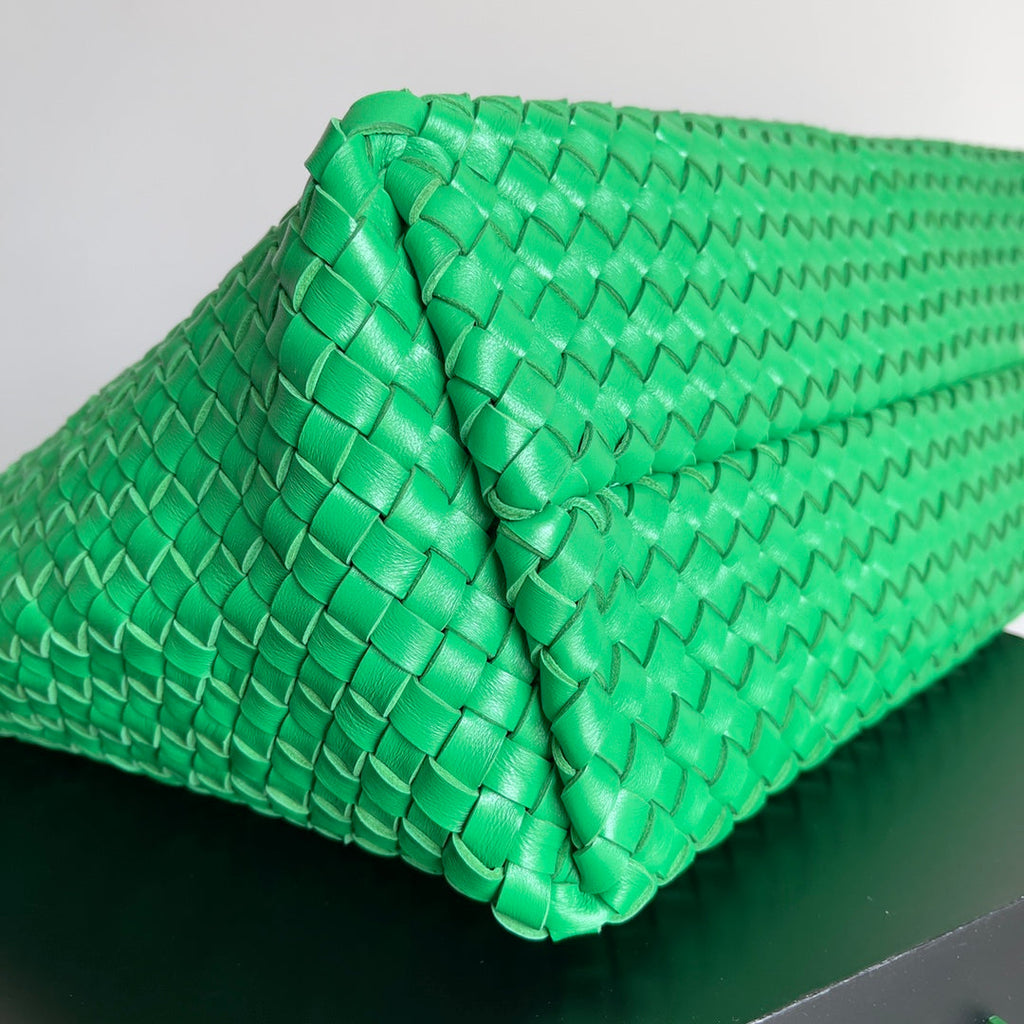 Bottega Veneta BV 608811 Large Cabat Bag Bv0019