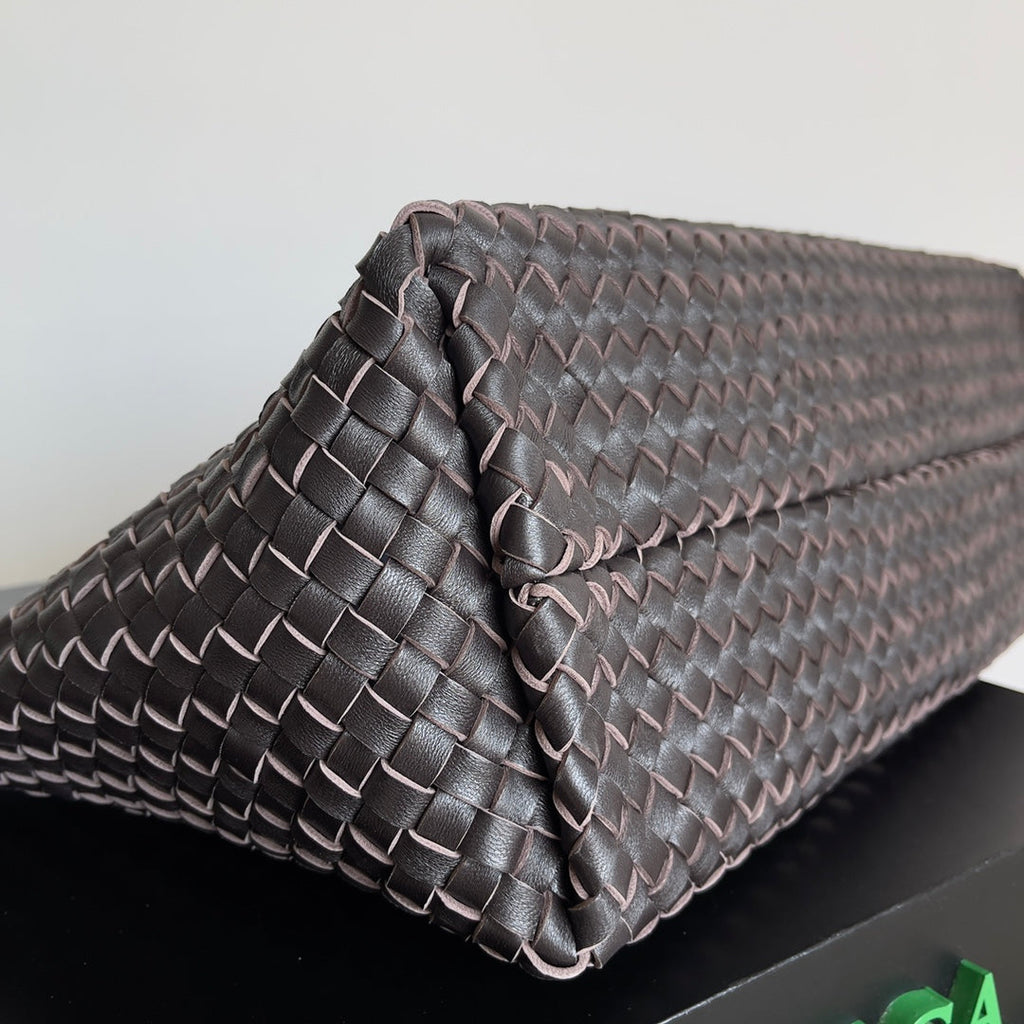 Bottega Veneta BV 608811 Large Cabat Bag Bv0020
