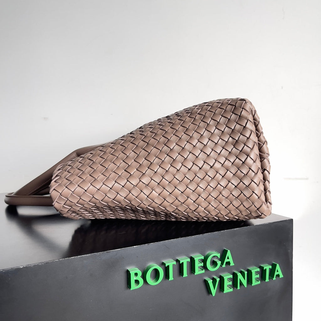 Bottega Veneta BV 608811 Large Cabat Bag Bv0021