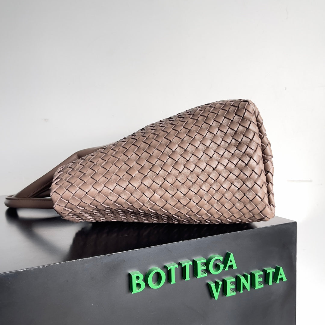 Bottega Veneta BV 608811 Large Cabat Bag Bv0021