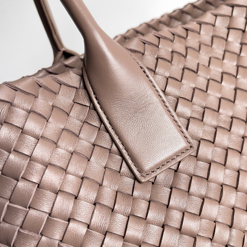 Bottega Veneta BV 608811 Large Cabat Bag Bv0021