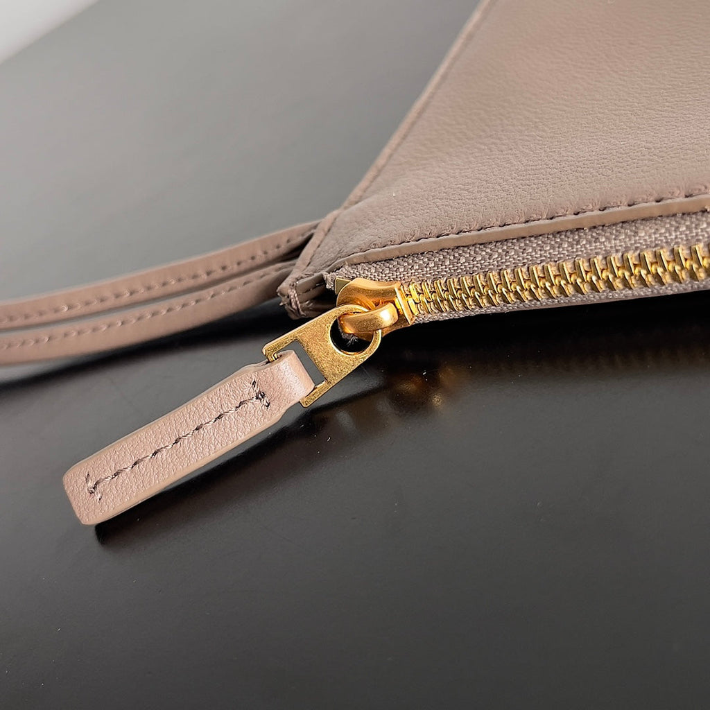 Bottega Veneta BV 608811 Large Cabat Bag Bv0021