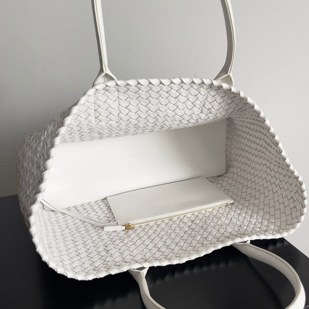 Bottega Veneta BV 608811 Large Cabat Bag Bv0010